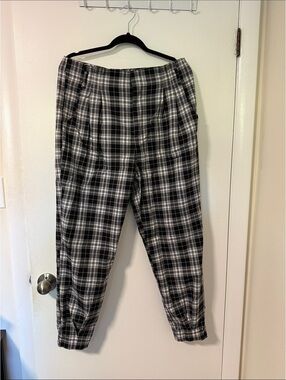 Black & White Plaid Casual Pants